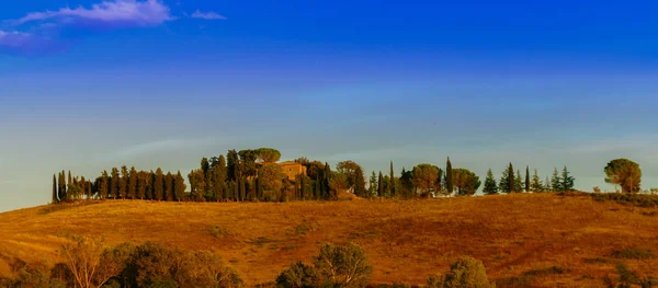 Classica veduta panoramica del paesaggio toscano — Foto Stock