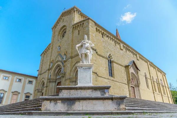 アレッツォの街イタリアのカトリック大聖堂 — ストック写真