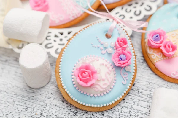 Beautiful glazed Easter cookies — Stock Photo, Image