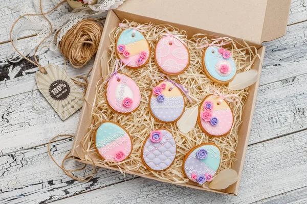 Beautiful glazed Easter cookies — Stock Photo, Image