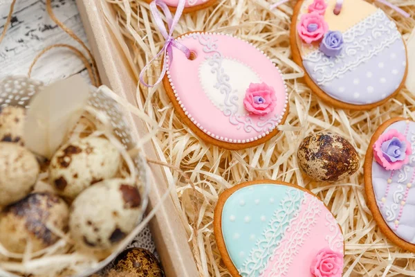 Beautiful glazed Easter cookies — Stock Photo, Image