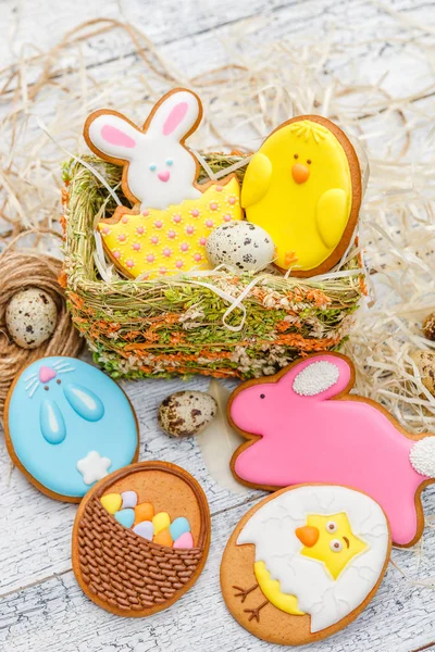 Beautiful glazed Easter cookies — Stock Photo, Image