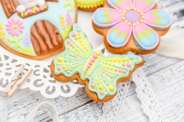 Beautiful glazed Easter cookies — Stock Photo, Image