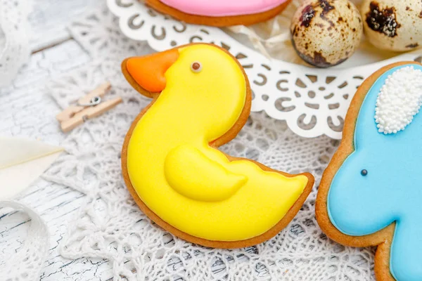 Beautiful glazed Easter cookies - duck — Stock Photo, Image