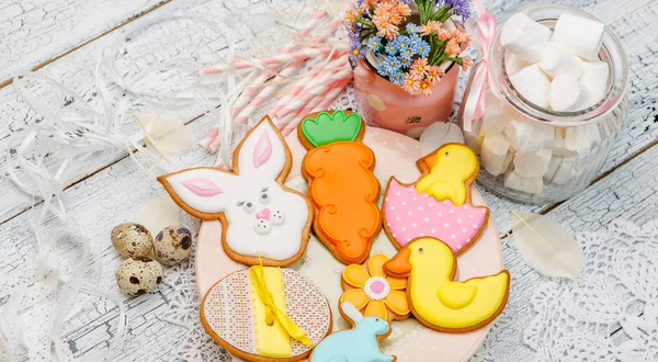 Hermosas galletas de Pascua acristaladas — Foto de Stock