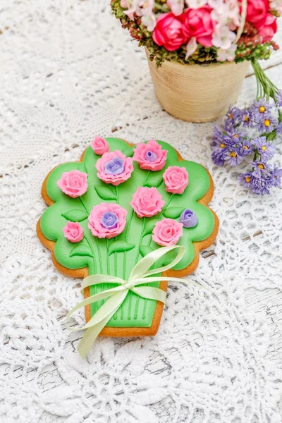 Beautiful glazed Easter cookies — Stock Photo, Image