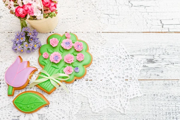 Beautiful glazed Easter cookies — Stock Photo, Image
