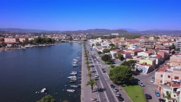 Drone video - vliegen over Olbia stad — Stockvideo