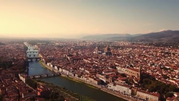 Luchtfoto drone beelden video - panoramisch uitzicht over Florence — Stockvideo