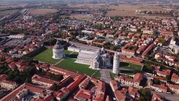 Drohnenvideomaterial - angelehnt an Pisa — Stockvideo