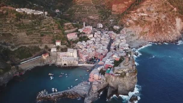 Vernazza 意大利五渔村的鸟瞰图 — 图库视频影像