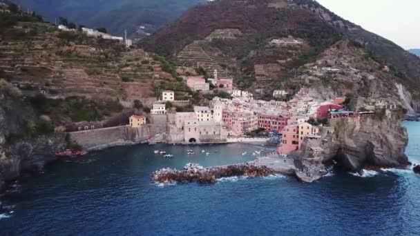 Aerial view of Vernazza in Cinque Terre Italy — Stock Video