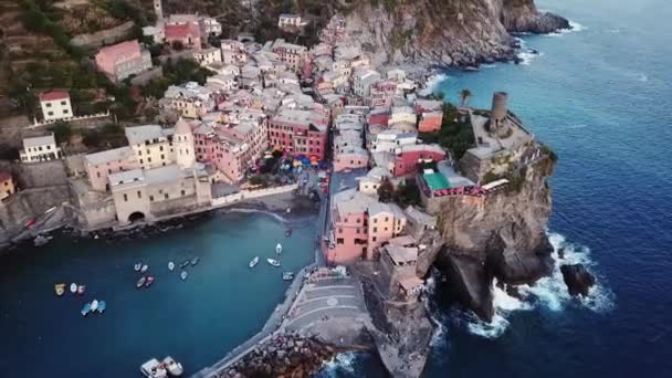 Αεροφωτογραφία της Βερνάτσα στο Cinque Terre Ιταλία — Αρχείο Βίντεο