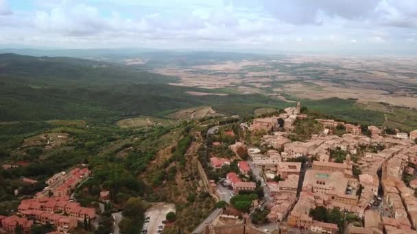 Άποψη της πόλης Montalcin Brunello Ιταλίας — Αρχείο Βίντεο