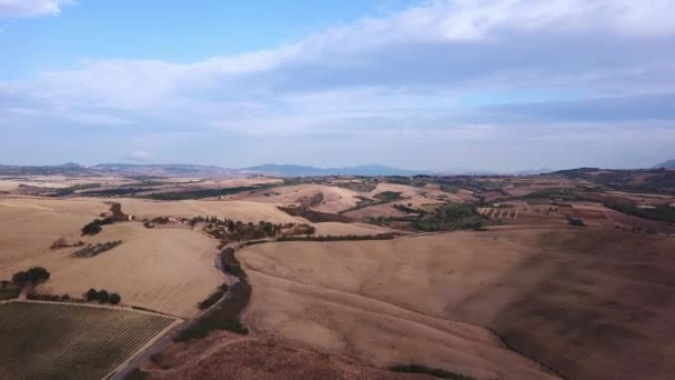 Aerial flygning över Tuscany fält — Stockvideo