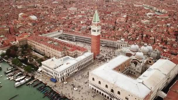 Видео беспилотника - Вид с воздуха на Венецию — стоковое видео