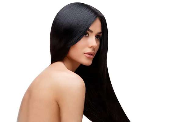 Bella giovane donna con capelli puliti e sani — Foto Stock