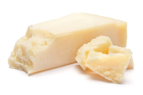 흰색 바탕에 파 르 메 산 치즈의 조각 — 스톡 사진
