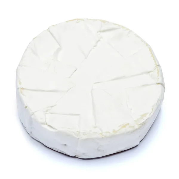 Στρογγυλή brie ή τυρί camambert σε λευκό φόντο — Φωτογραφία Αρχείου