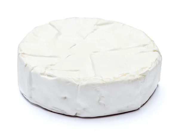 白色背景的圆形干酪或 camambert 奶酪 — 图库照片