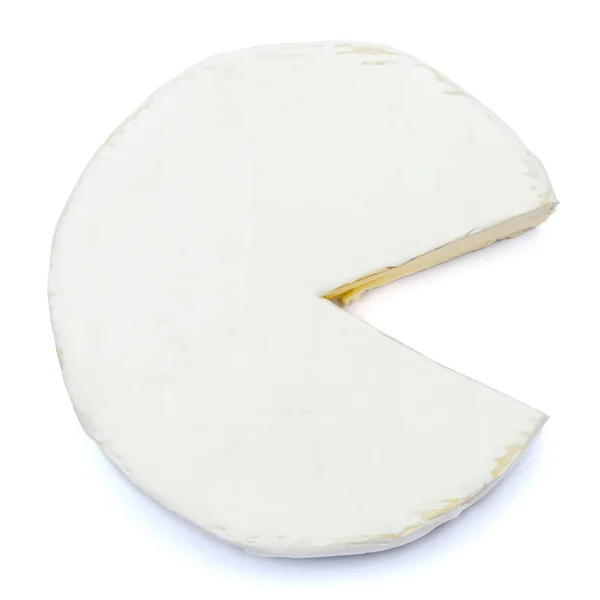 Yuvarlak brie veya camambert peyniri beyaz bir arka plan üzerinde — Stok fotoğraf