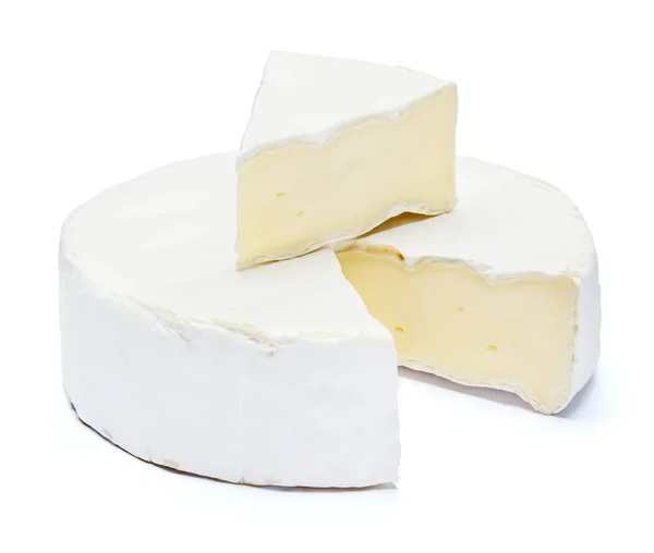 Rund brie eller camambert ost på en vit bakgrund — Stockfoto