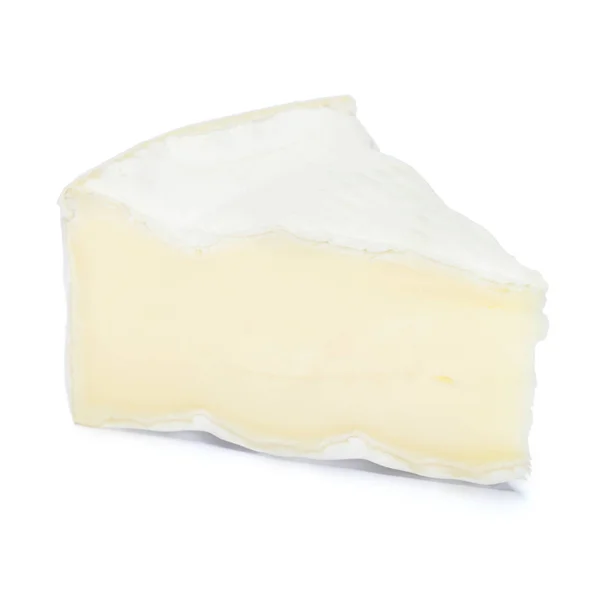 Κομμάτι brie ή camambert τυρί σε λευκό φόντο — Φωτογραφία Αρχείου