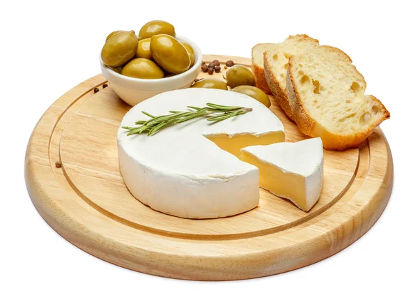 Round brie or camambert cheese on cutting board white background — Stock Photo, Image