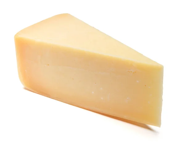 Fromage cheddar isolé sur fond blanc — Photo