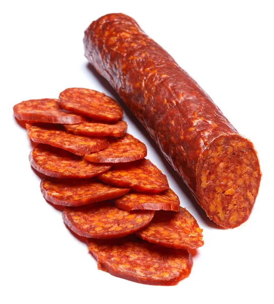 Hiszpański chorizo kiełbasa na białym tle — Zdjęcie stockowe