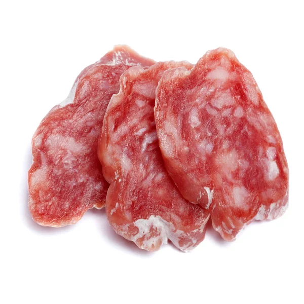 Salsicha de salame orgânica fatiada seca em fundo branco — Fotografia de Stock