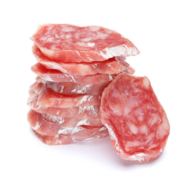 Saucisse de salami bio en tranches séchées sur fond blanc — Photo