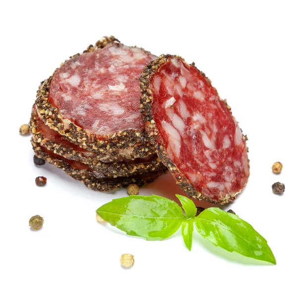 Salsicha de salame orgânica fatiada seca em fundo branco — Fotografia de Stock