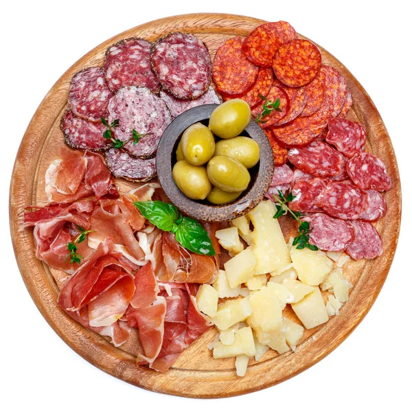 Piatto di carne e formaggio con salsiccia, chorizo, parma e parmigiano — Foto Stock