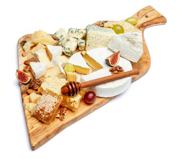 Camembert kaas met honing, vijgen, walnoten op houten bord — Stockfoto