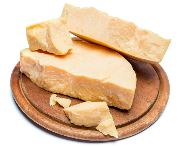 Stukken van Parmezaanse kaas of parmigiano kaas — Stockfoto