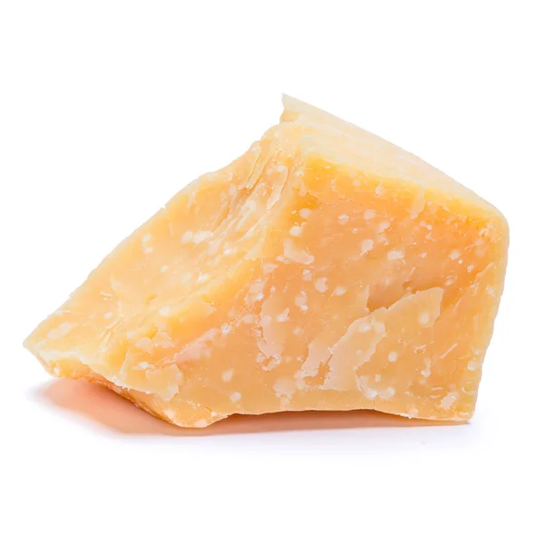 Pedaço de queijo parmesão ou parmigiano — Fotografia de Stock