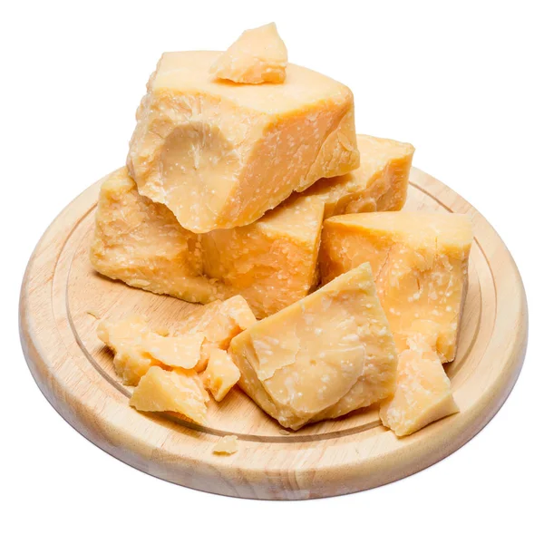 Trozos de queso parmesano o queso parmesano —  Fotos de Stock