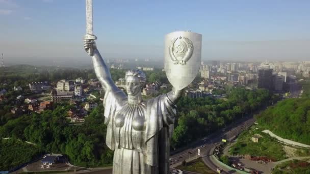 Drone Video της μητέρα πατρίδα μνημείο στο Κίεβο, Ουκρανία — Αρχείο Βίντεο