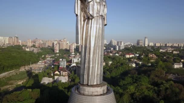 Drone Vídeo da Mãe Pátria monumento em Kiev, Ucrânia — Vídeo de Stock