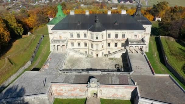 Vista aérea del Castillo Embrujado de Pidhirtsi, Ucrania — Vídeo de stock