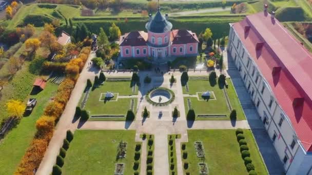 Luchtfoto drone video van Zolochiv kasteel in Lviv regio, Oekraïne — Stockvideo
