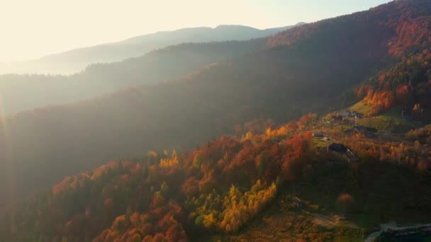 Aerial Drone video przelatujące nad Karpatami, Ukraina, Europa — Wideo stockowe