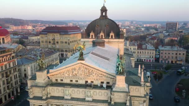 Aerial view of Lviv opera and balet theatre in Lviv old city center. Ukraine, Europe — Stock Video