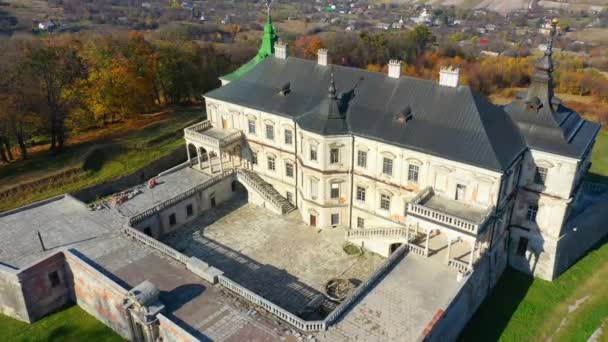 Ukrayna, Pidhirtsi 'deki Perili Kale' nin Havadan Görünümü — Stok video