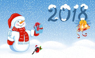 Noel kartı hediye kutusu ile Noel Baba şapkalı komik kardan adam ile