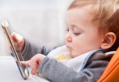Bebek ve teknoloji