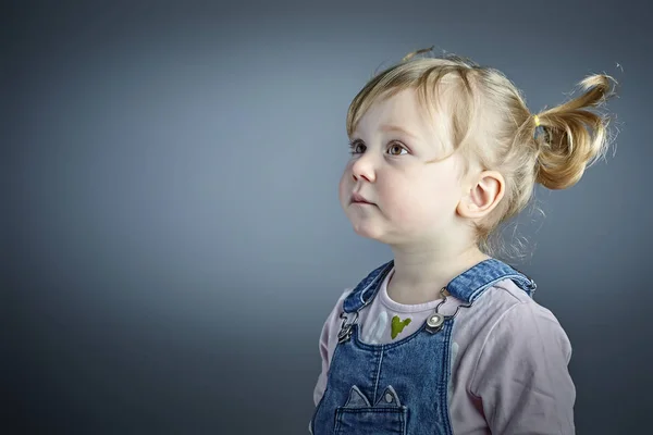 Portret van schattige kind — Stockfoto