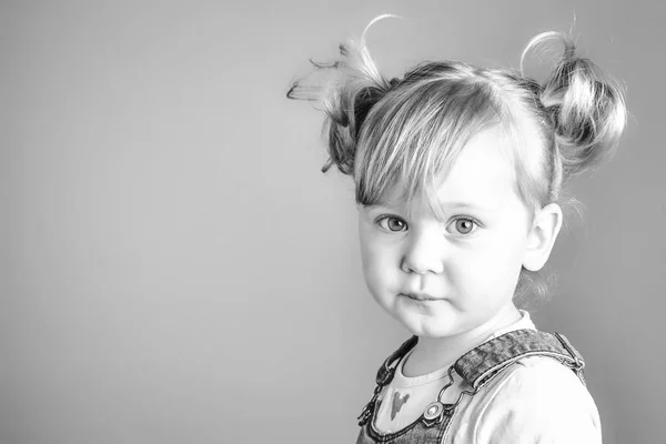 Retrato de criança adorável — Fotografia de Stock