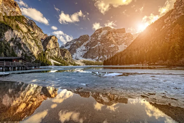 Braies göl İtalya — Stok fotoğraf